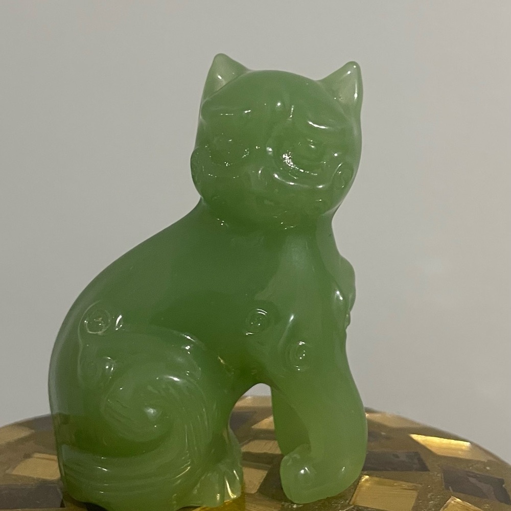 The Franklin Mint CH'ING DYNASTY Curio Cabinet Cats Green Glass Cat